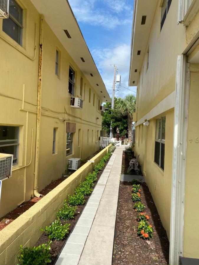 Dee Jay Beach Resort Lauderdale-by-the-Sea Exterior photo