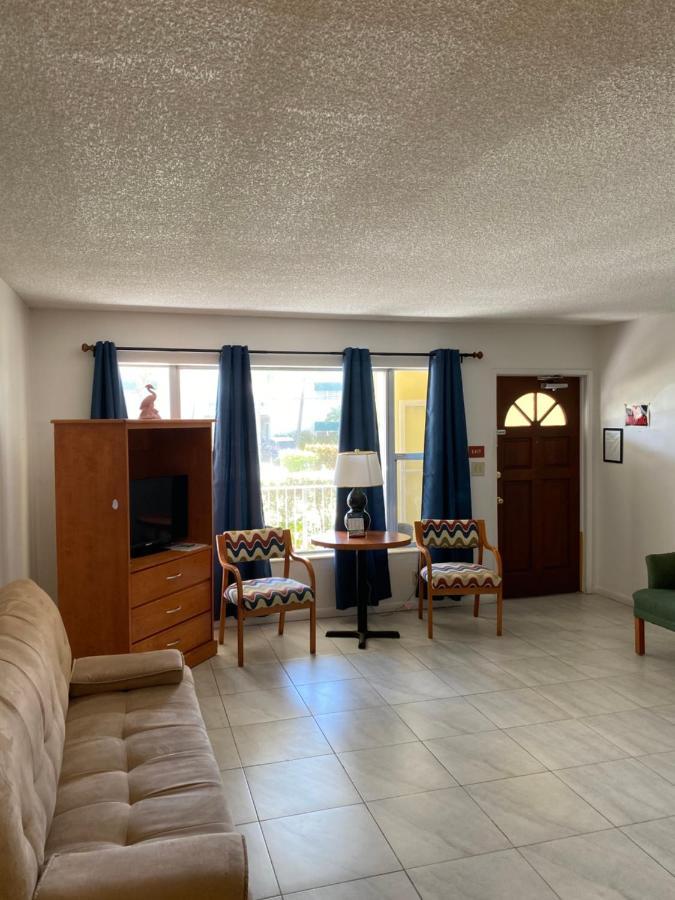 Dee Jay Beach Resort Lauderdale-by-the-Sea Exterior photo