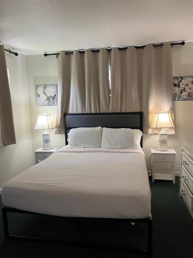 Dee Jay Beach Resort Lauderdale-by-the-Sea Exterior photo