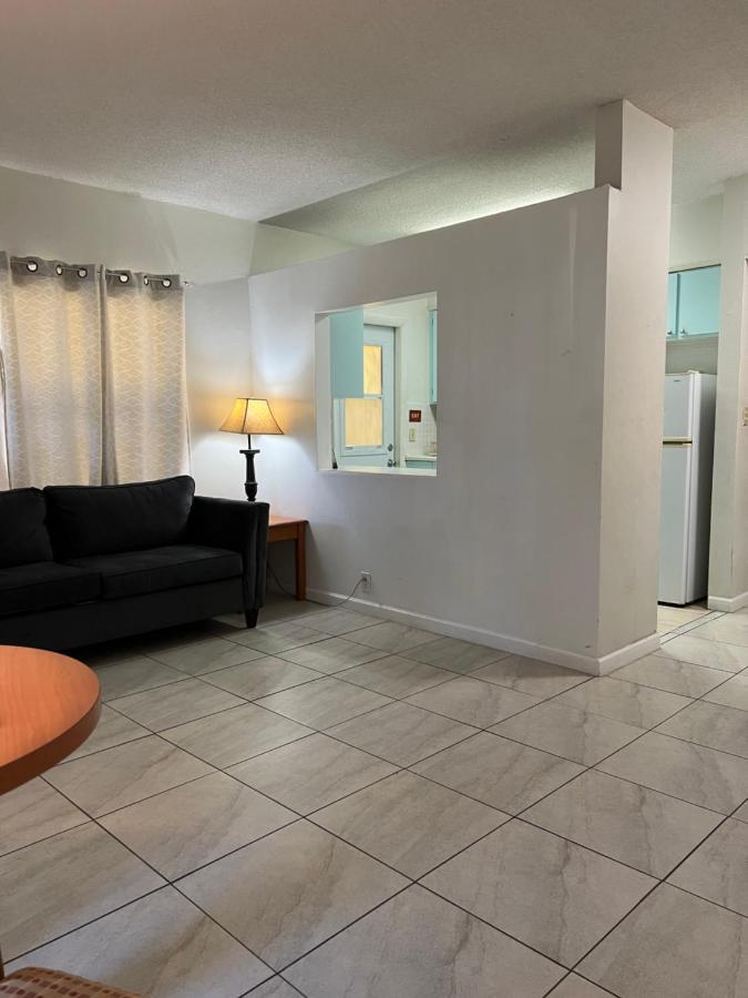 Dee Jay Beach Resort Lauderdale-by-the-Sea Exterior photo